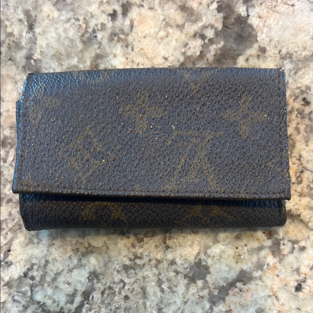 Louis Vuitton vintage key holder change purse
